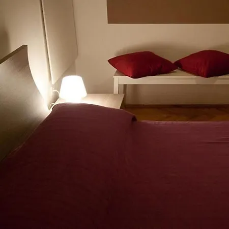 In Zentrumsnaehe Mit Balkon By Interhome * Pula