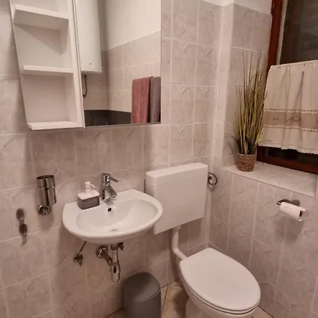 In Zentrumsnaehe Mit Balkon By Interhome * Pula