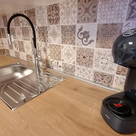 In Zentrumsnaehe Mit Balkon By Interhome * Pula