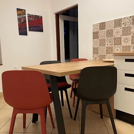 Apartmán In Zentrumsnaehe Mit Balkon By Interhome
