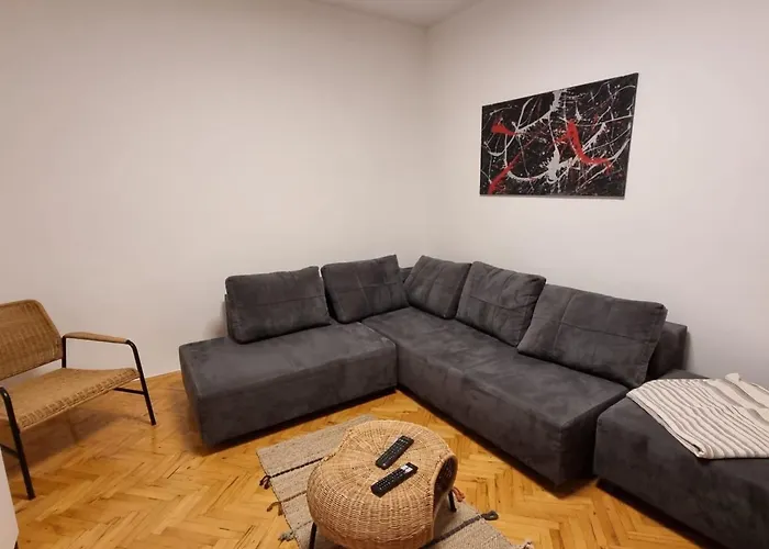 Apartment In Zentrumsnaehe Mit Balkon By Interhome *