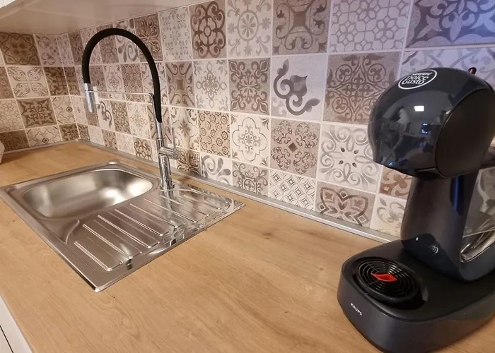 In Zentrumsnaehe Mit Balkon By Interhome * Pula