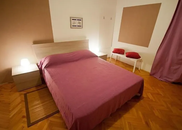 In Zentrumsnaehe Mit Balkon By Interhome Apartment