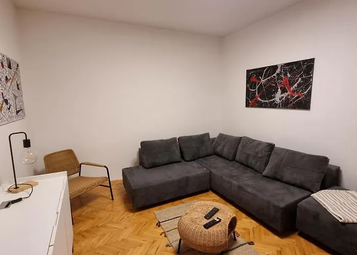 In Zentrumsnaehe Mit Balkon By Interhome