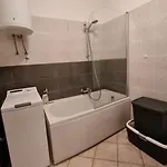 In Zentrumsnaehe Mit Balkon By Interhome Apartamento Pula