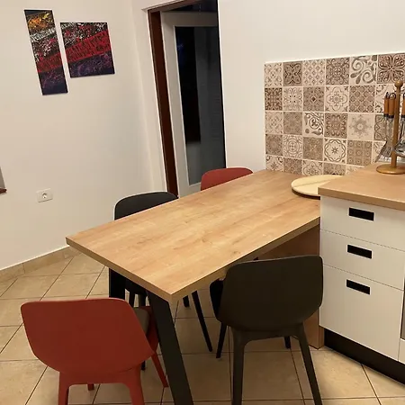 In Zentrumsnaehe Mit Balkon By Interhome *