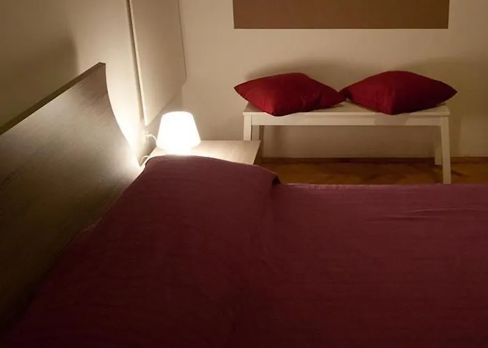 In Zentrumsnaehe Mit Balkon By Interhome * Pula