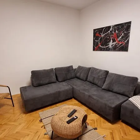 Διαμέρισμα In Zentrumsnaehe Mit Balkon By Interhome *